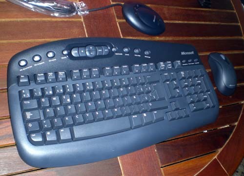 Wireless_Optical_Desktop_10.jpg