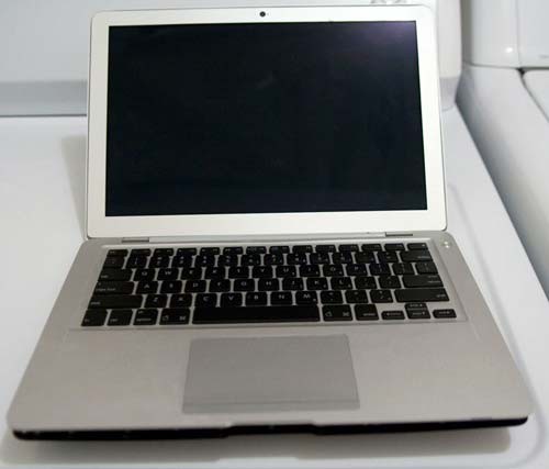 macbookairprototype-2008111.jpg