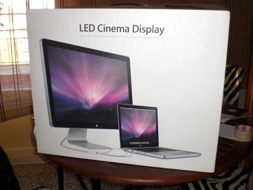 apple_cinema_24_macbook_9.jpg