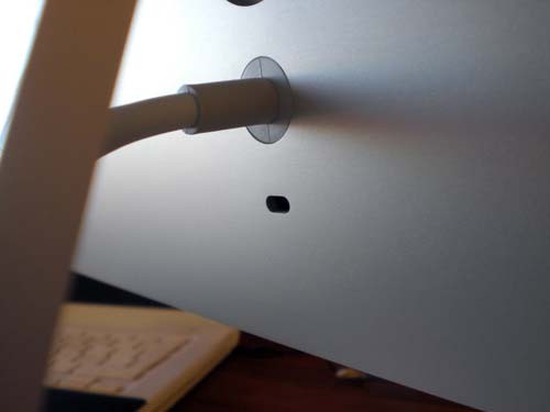 apple_cinema_24_macbook_1.jpg