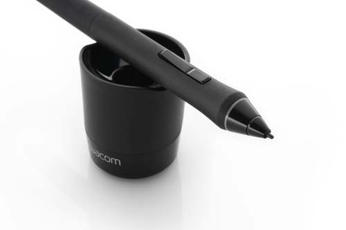 Intuos4_pen+pen-stand-persp.jpg
