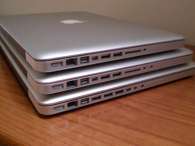 Todos_macbook_pro_mid_2009-03.jpg
