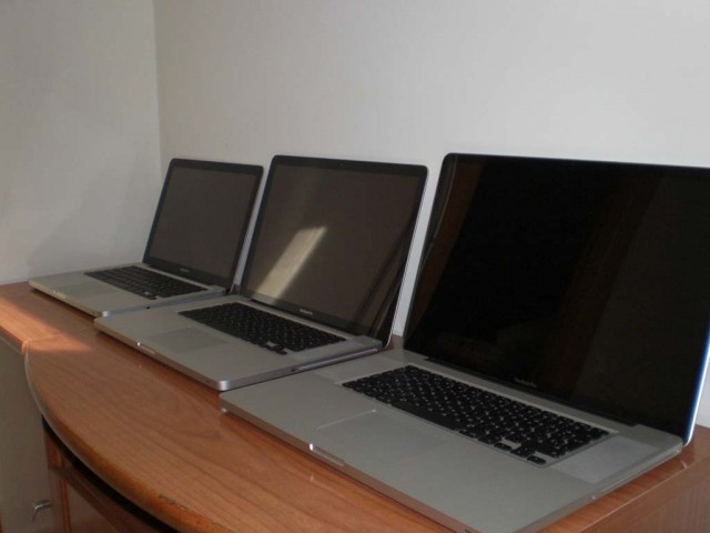 Todos_macbook_pro_mid_2009-10.jpg