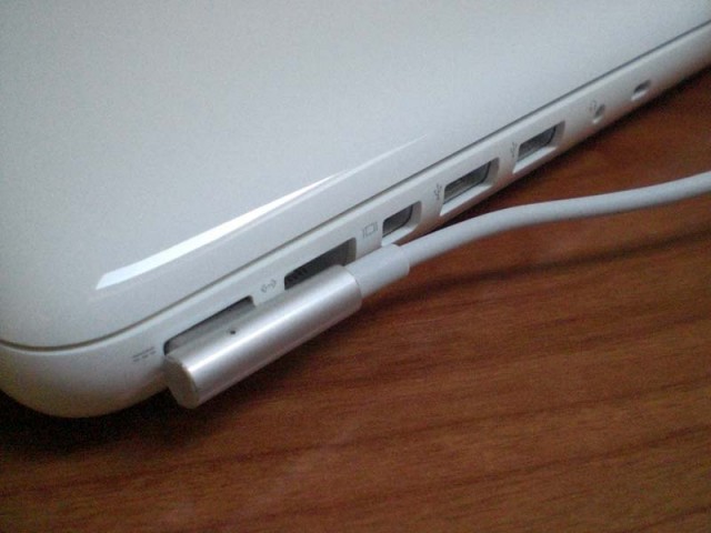 macbook_end_2009-10.jpg