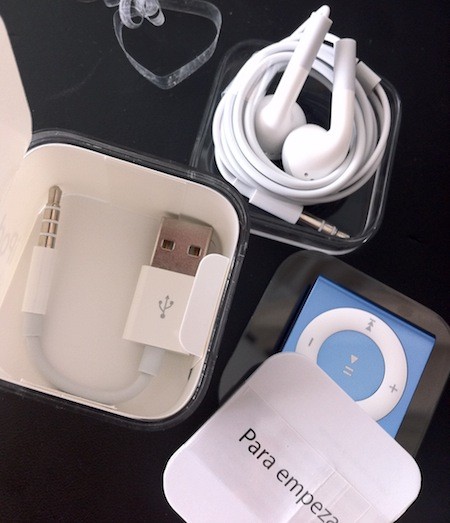 iPod-Shuffle-2010-cable-USB.JPG iPod-Shuffle-2010-cable-USB.JPG