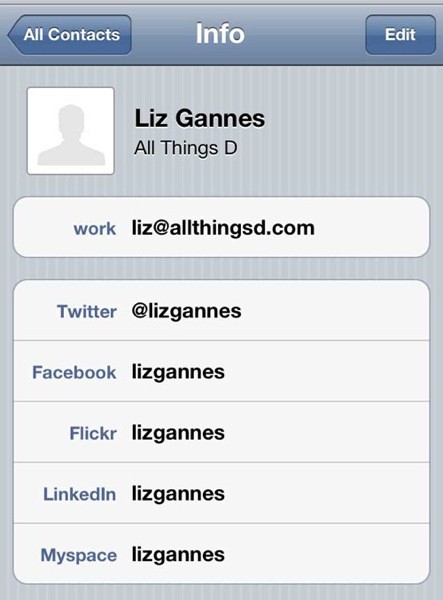 ios5-sociallg1.jpg Ios5 sociallg1