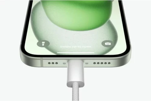 Este cargador MagSafe 3 en 1 con descuento permite recargar los iPhone,  Apple Watch y AirPods y usar el modo StandBy de iOS 17